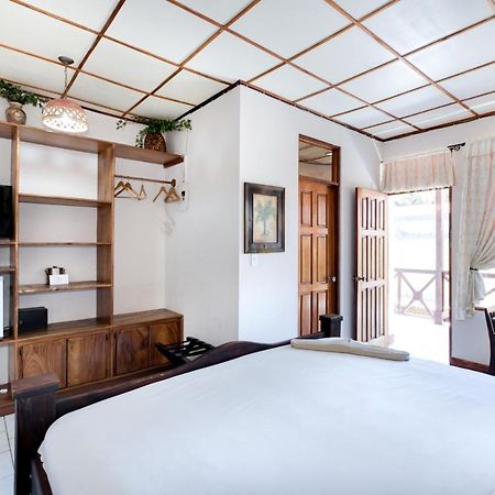 Hotel Poseidon Jacó Esterno foto
