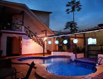 Hotel Poseidon Jacó Esterno foto