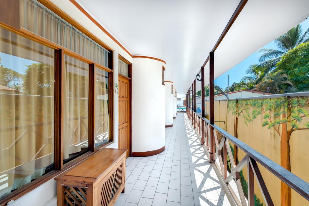 Hotel Poseidon Jacó Esterno foto