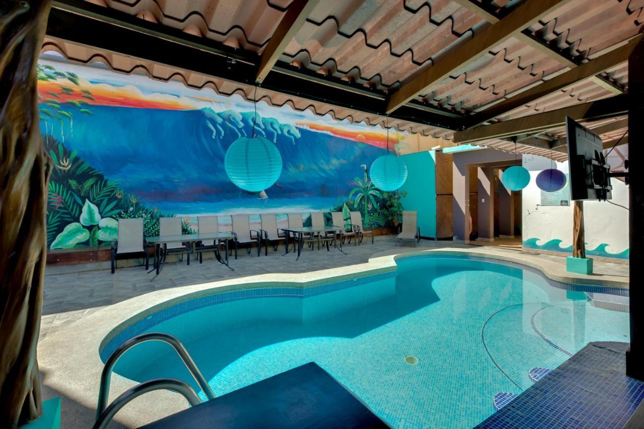 Hotel Poseidon Jacó Esterno foto